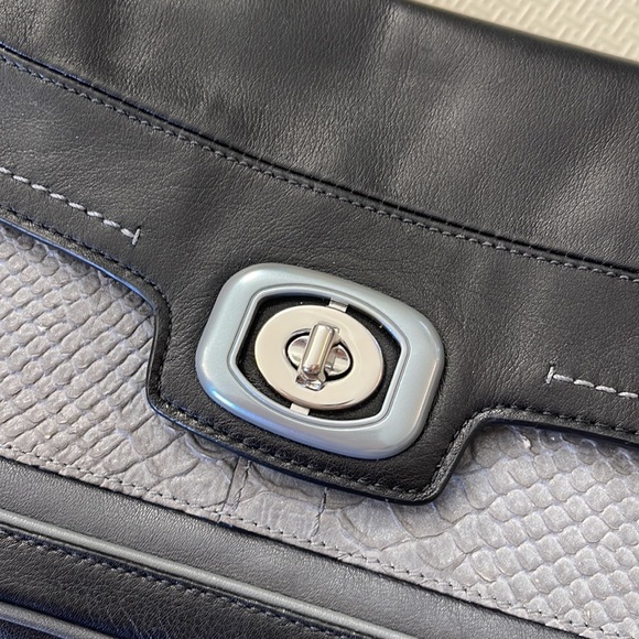 Black Coach Leather Large Wristlet - Like New - Picture 5 of 9